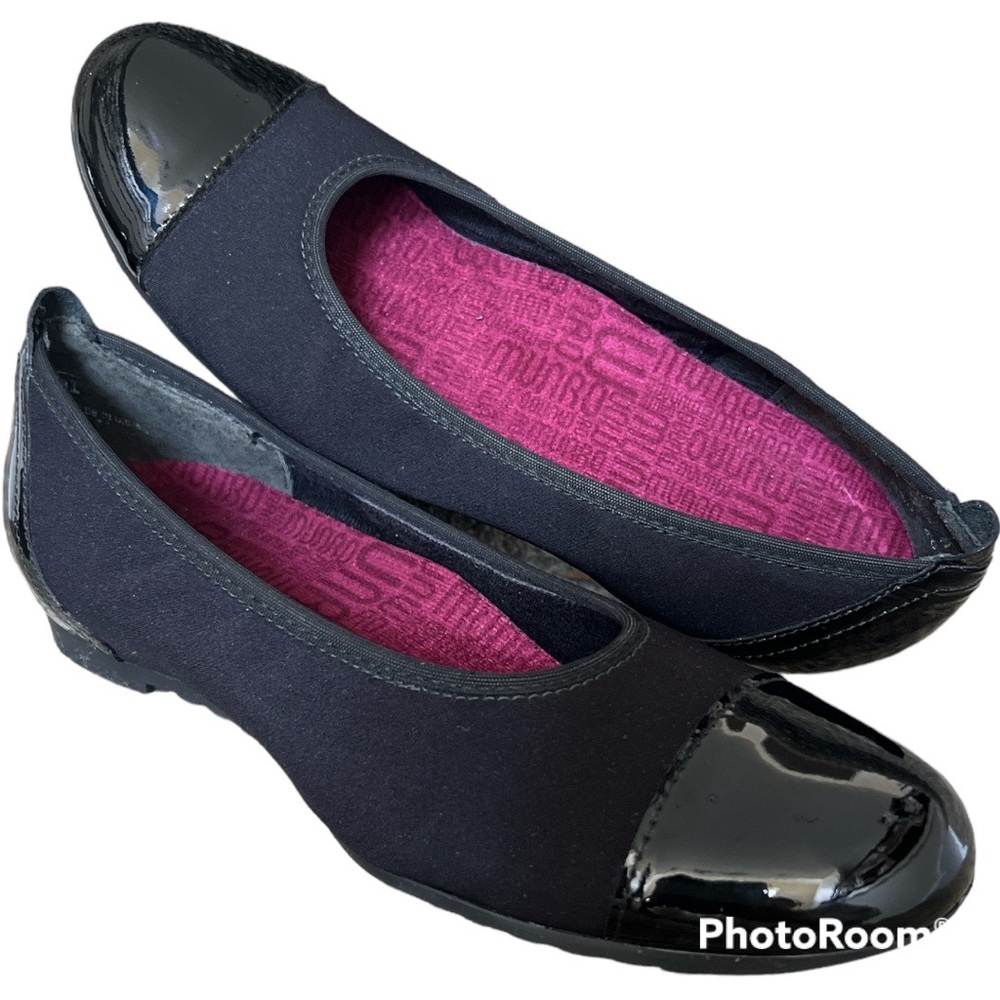 Munro black patent toe cap ballet flats arch support rubber sole 7N NEW